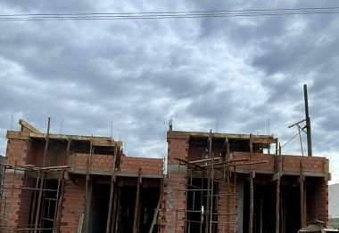 Casa em Construção - Jardim Imperial